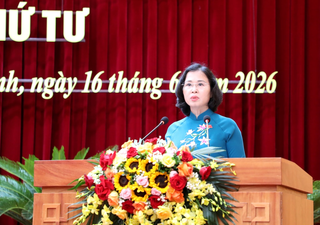 2519270_dong_chi_trinh_thi_minh_thanh_pho_bi_thu_thuong_truc_tinh_uy_chu_tich_hdnd_tinh_phat_bieu_khai_mac_ky_hop_09271816.jpg