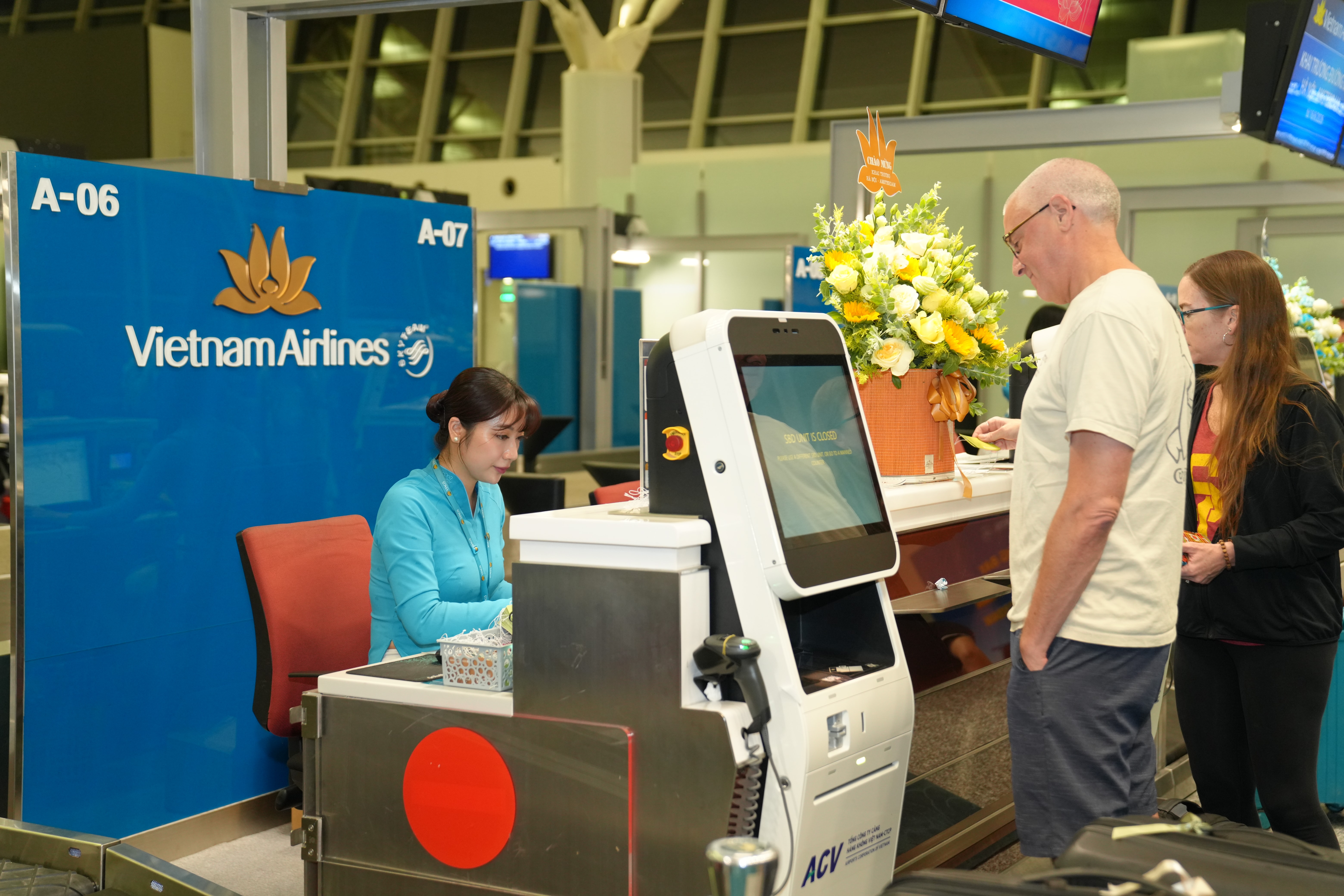 3. Hành khách checkin chuyến bay HAN-AMS (1)