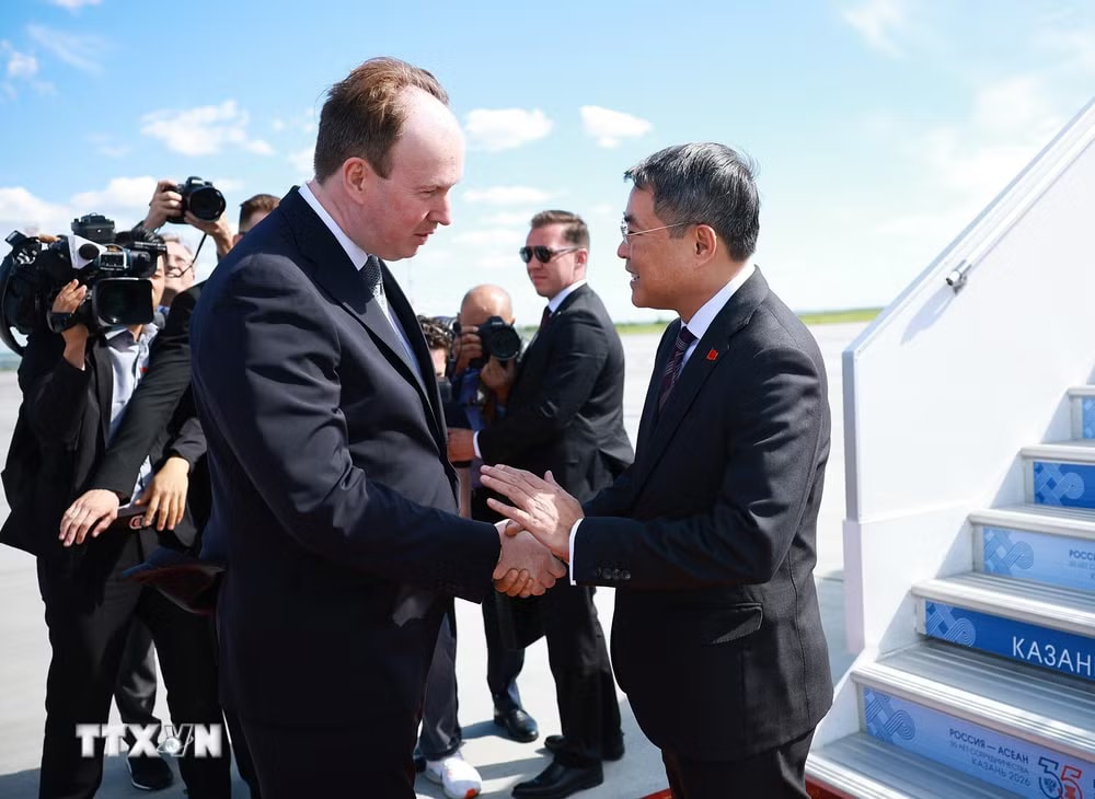 ttxvn-thu-tuong-bat-dau-chuyen-tham-du-hoi-nghi-cap-cao-ky-niem-35-nam-quan-he-asean-nga-tai-kazan-8830440-1.jpg