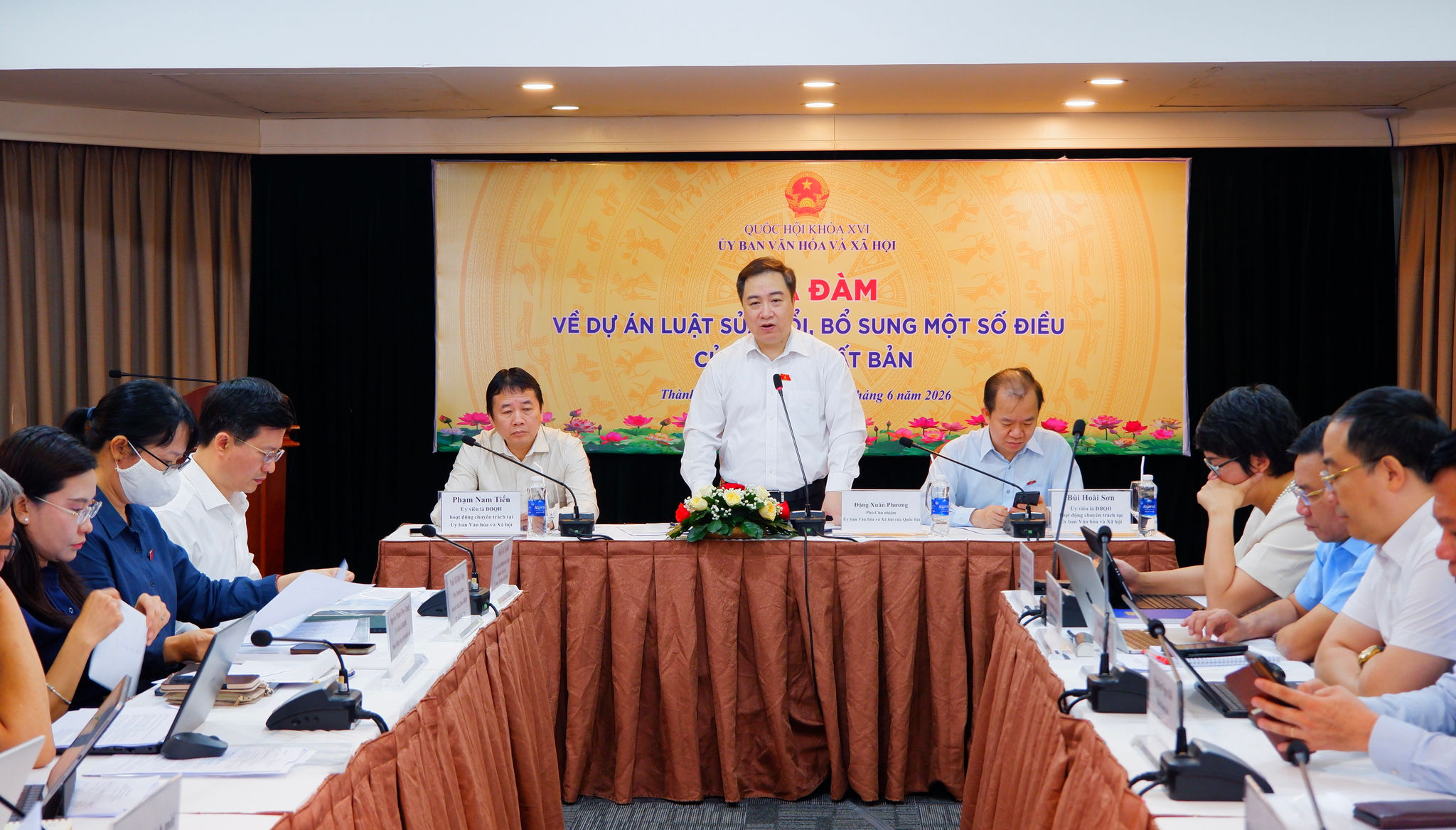 Quang cảnh toạ đàm