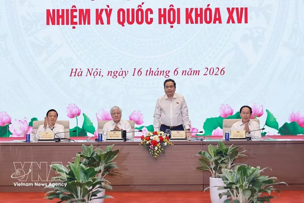 NA leaders at the conference on the implementation of the legislative orientation for the 16th National Assembly in Hanoi on June 16, 2026. (Photo: VNA) vnanet-t.jpg