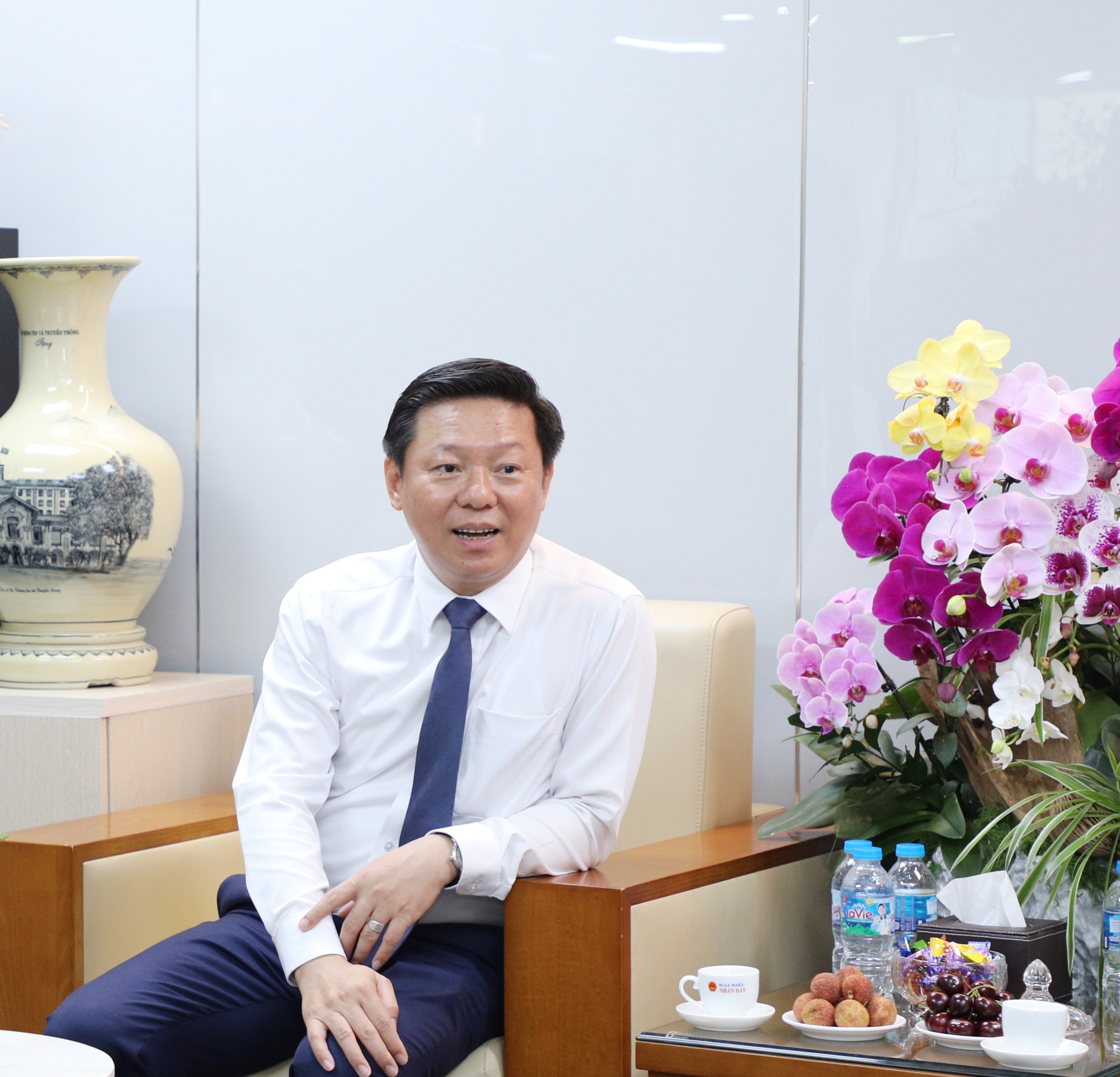 Phó trưởng Ban Tuyên giáo và Dân vận Trung ương Trần Thanh Lâm chúc mừng kết quả Báo Đại biểu Nhân dân đã đạt được trong thời gian qua