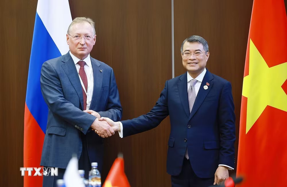Thủ tướng Lê Minh Hưng tiếp ông Sergey Kudryashov, Tổng Giám đốc Tập đoàn Zarubezhneft. (Ảnh: Dương Giang/TTXVN) ttxvn-thu-tuong-le-minh-hung-tiep-tong-giam-doc-tap-doan-zarubezhneft-2.jpg