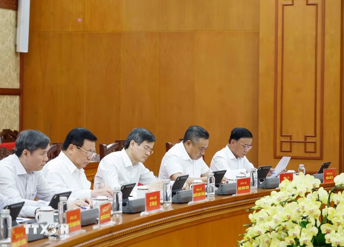 cbc9be32bda168ac891c3f2c7ed068-_ttxvn-thuong-truc-ban-chi-dao-tong-ket-100-nam-dang-lanh-dao-cach-mang-viet-nam-resize.jpg.avif
