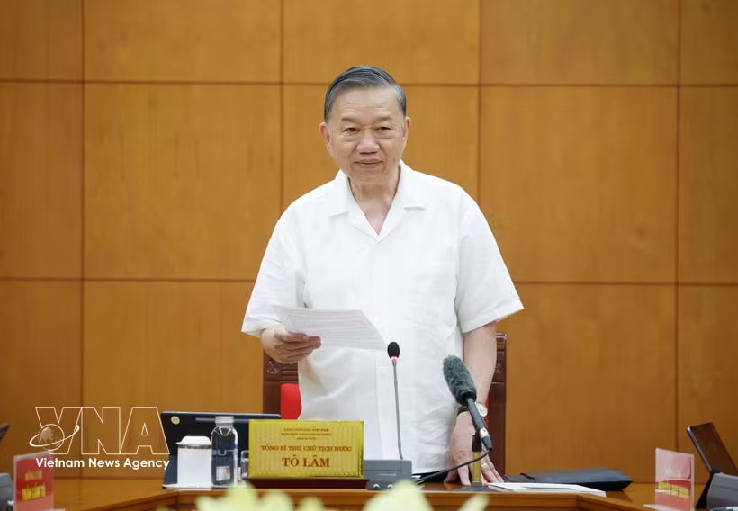 Party General Secretary and State President To Lam addresses the meeting (Photo: VNA)