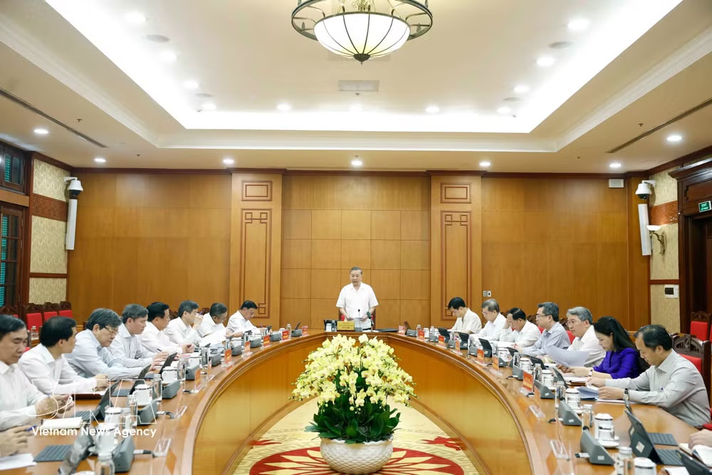 vnanet-potal-tong-bi-thu-chu-tich-nuoc-to-lam-lam-viec-voi-thuong-truc-ban-chi-dao-tong-ket-100-nam-dang-lanh-dao-cach-mang-viet-nam-8832701-1.jpg