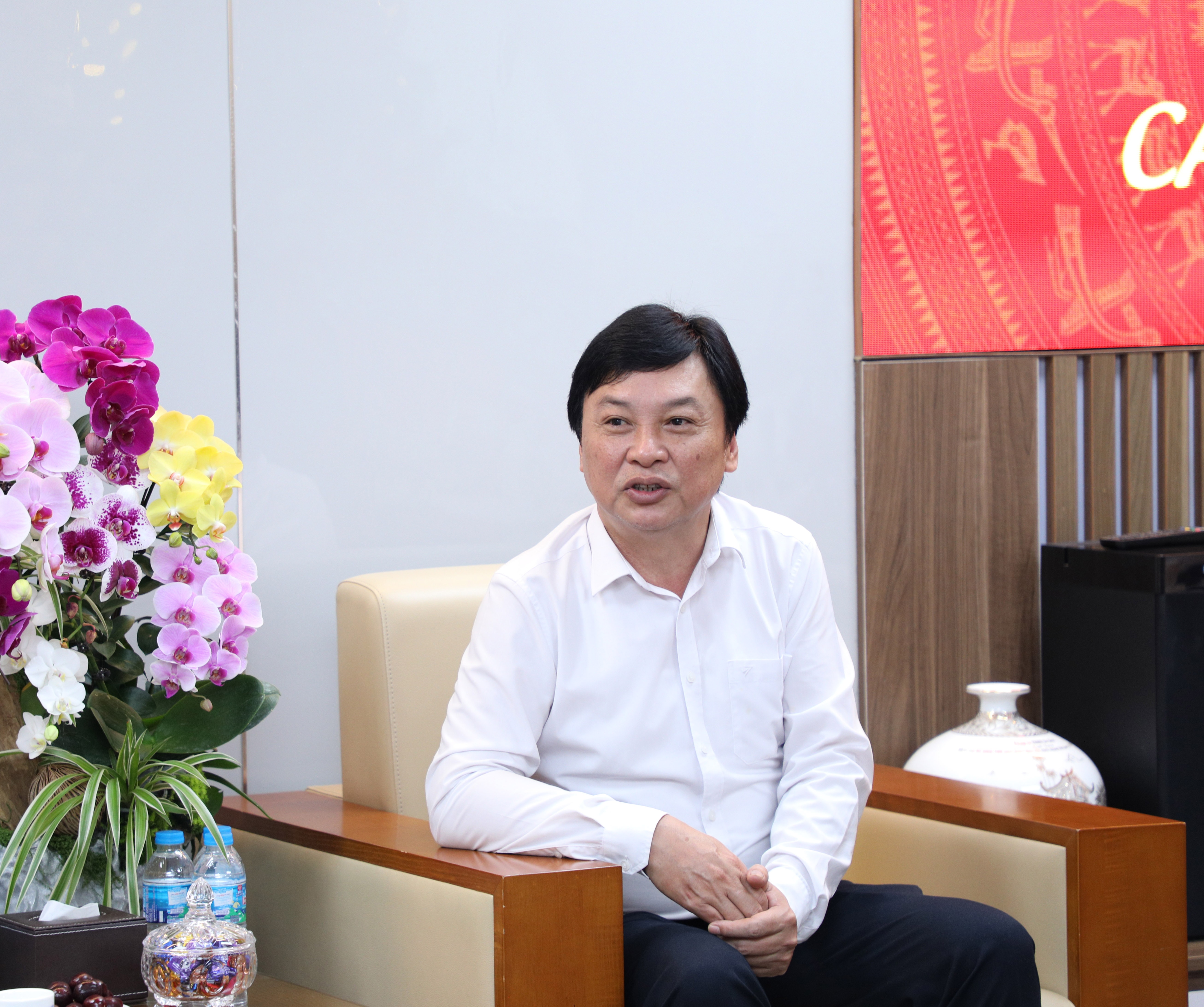 Phó tổng Biên tập Báo Đại biểu Nhân dân Lê Thanh Kim báo cáo kết quả Báo đã đạt được trong thời gian qua