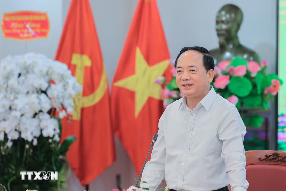 bbea47b21e217132294b9cd9f1fd3ffb1cdb57feb901aea868e56e8a402356a73-_ttxvn-dong-chi-trinh-van-quyet-tham-chuc-mung-ttxvn3.jpg.avif