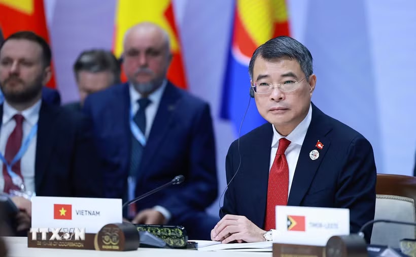 Thủ tướng Lê Minh Hưng phát biểu tại Phiên họp toàn thể Hội nghị Cấp cao Kỷ niệm 35 năm quan hệ ASEAN-Nga. (Ảnh: Dương Giang/TTXVN)