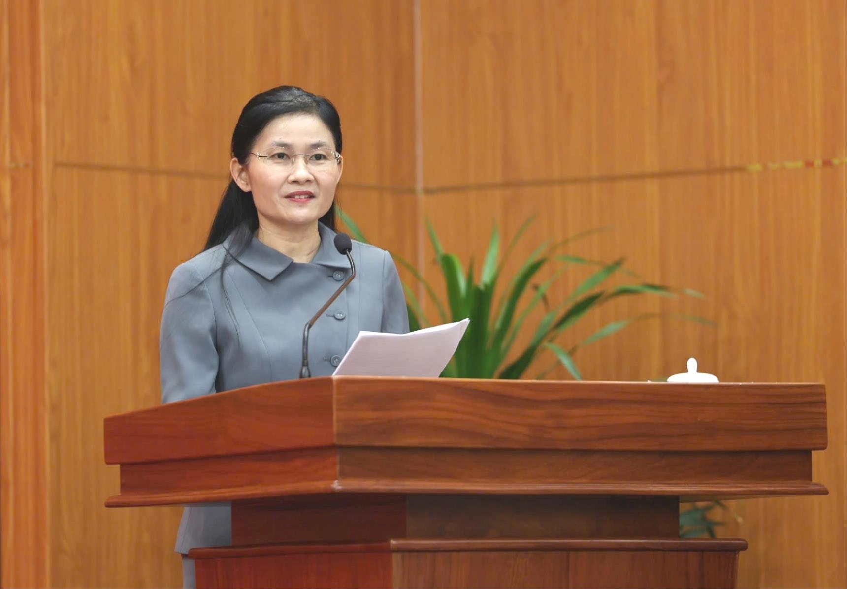 chi-hanh(1).jpg
