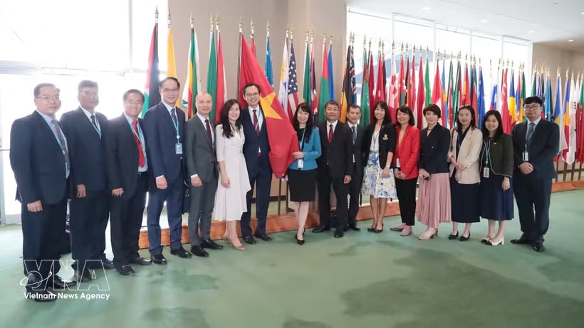 The Vietnamese delegation participating in the ITLOS judge voting session. (Photo: VNA)