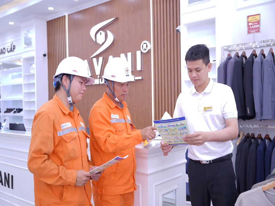 Tuyên truyền sử dụng điện tiết kiệm, an toàn tại các doanh nghiệp, cơ sở sản xuất, kinh doanh trên địa bàn Hà Tĩnh