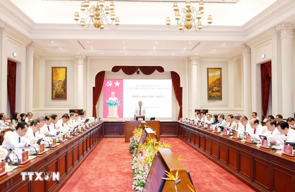 c79dcacb6f8bac91997fe-_ttxvn-phien-hop-thu-nhat-ban-chi-dao-trung-uong-ve-hoan-thien-the-che-va-thuc-thi-phap-luat-22-2.jpg.avif