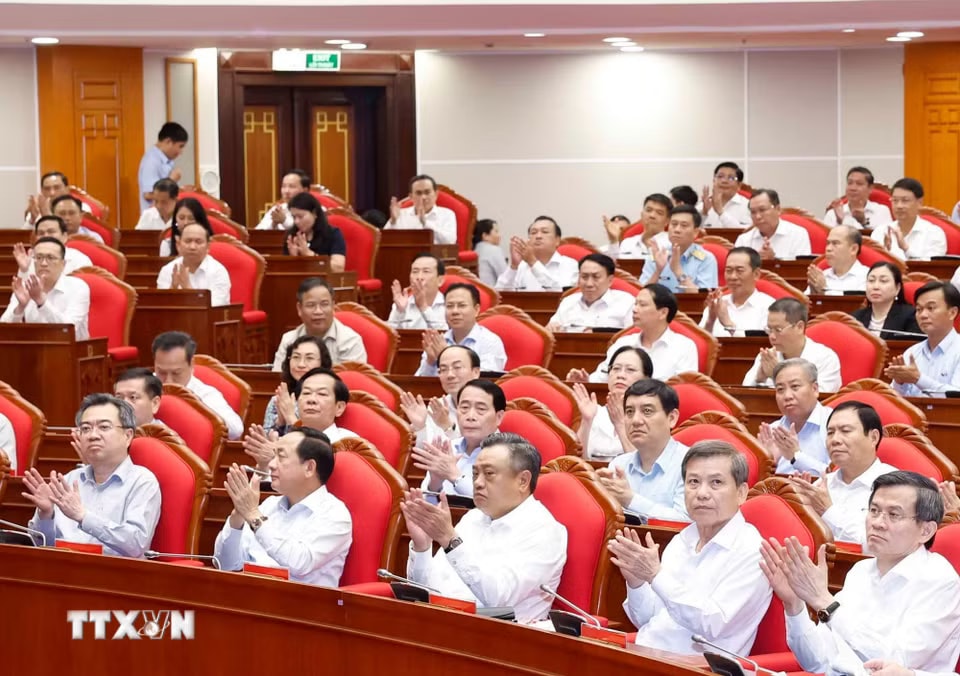 fbe947e9210c03a10cc160-_ttxvn-tong-bi-thu-chu-tich-nuoc-to-lam-gap-mat-can-bo-quy-hoach-dien-bo-chinh-tri-quan-ly-8.jpg.avif