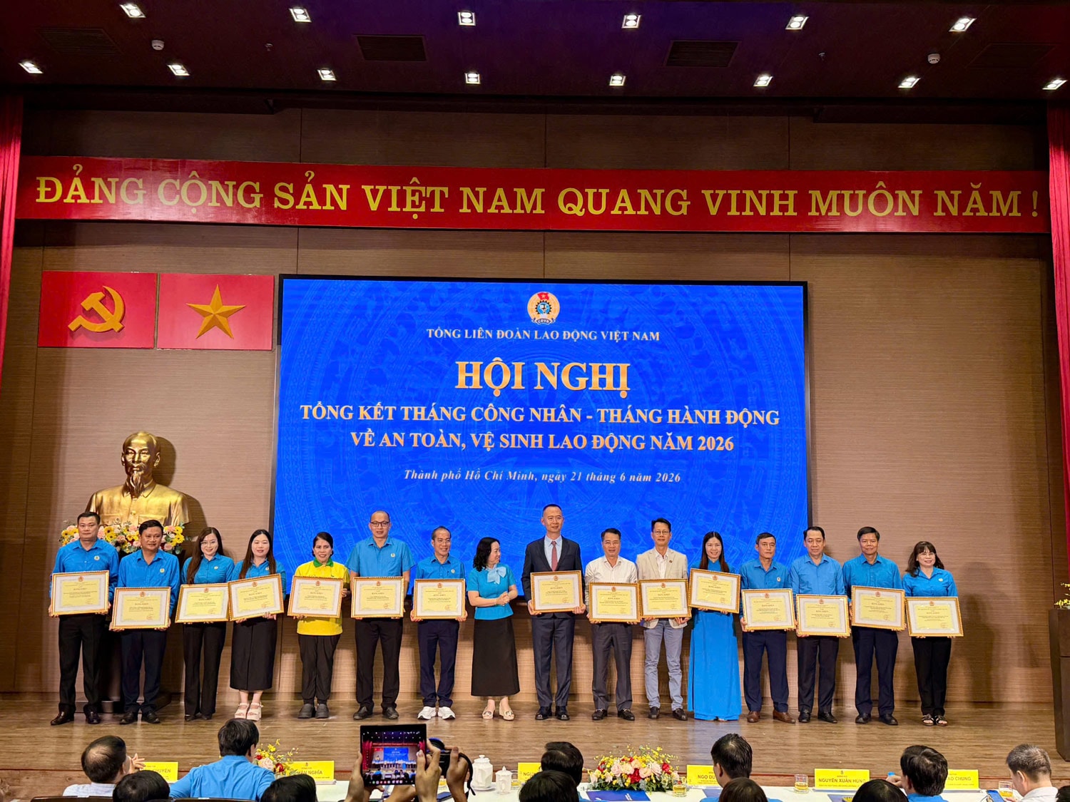 ong-tran-chi-nguyen-pho-tong-giam-doc-chu-tich-cong-doan-pvcfc.jpg
