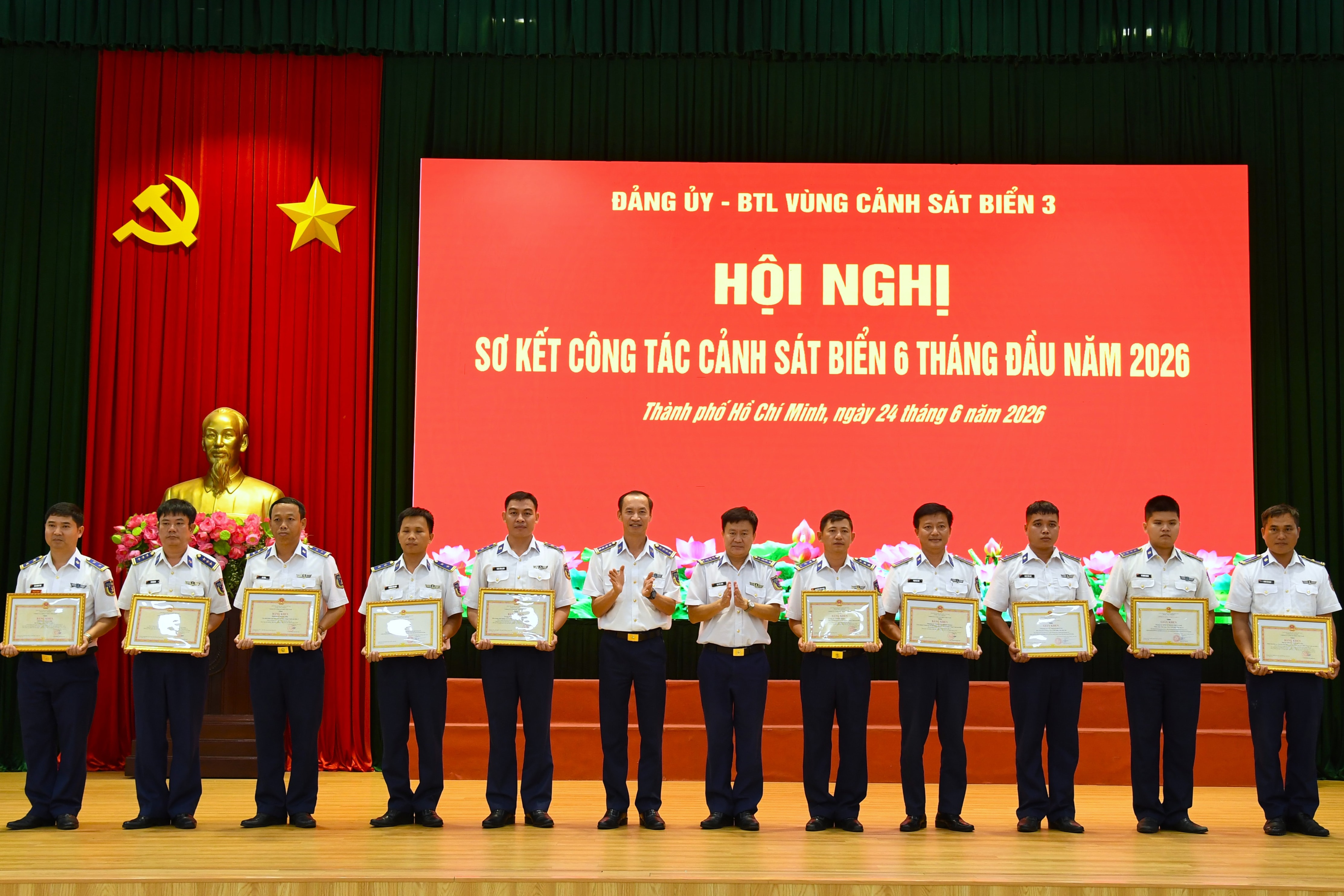 Bộ Tư lệnh Vùng Cảnh sát biển 3 phát huy vai trò nòng cốt trên biển 1