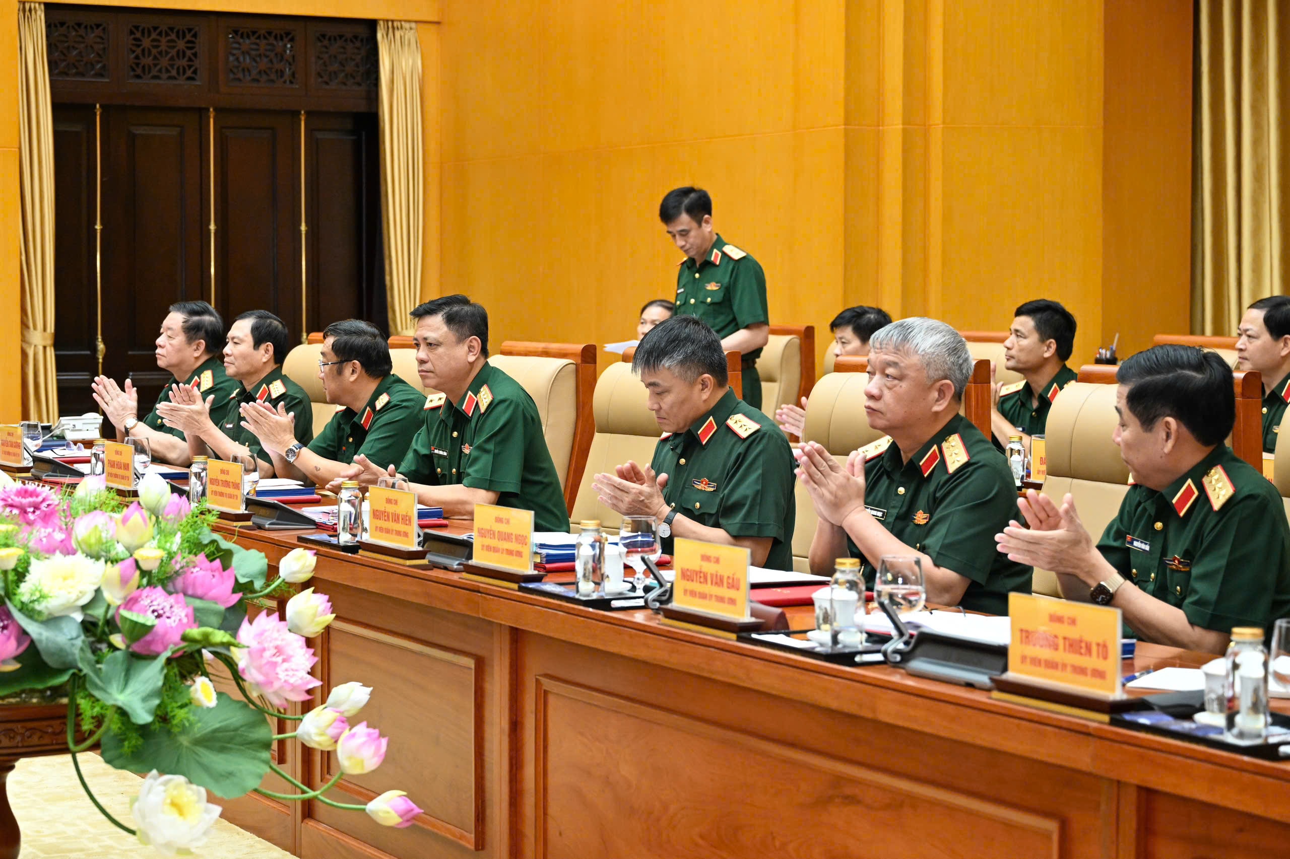 quan uy (4)