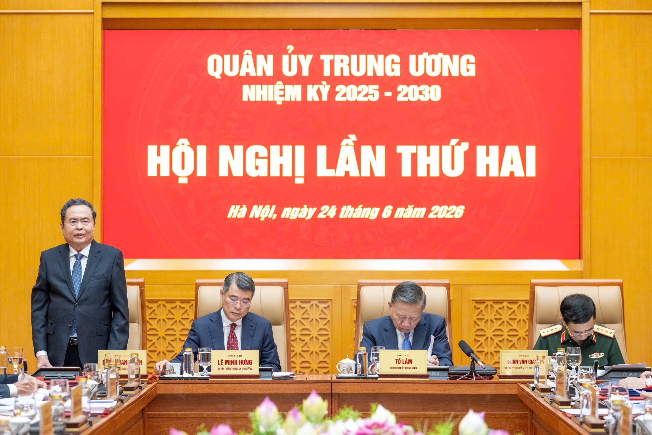 quan uy (6)