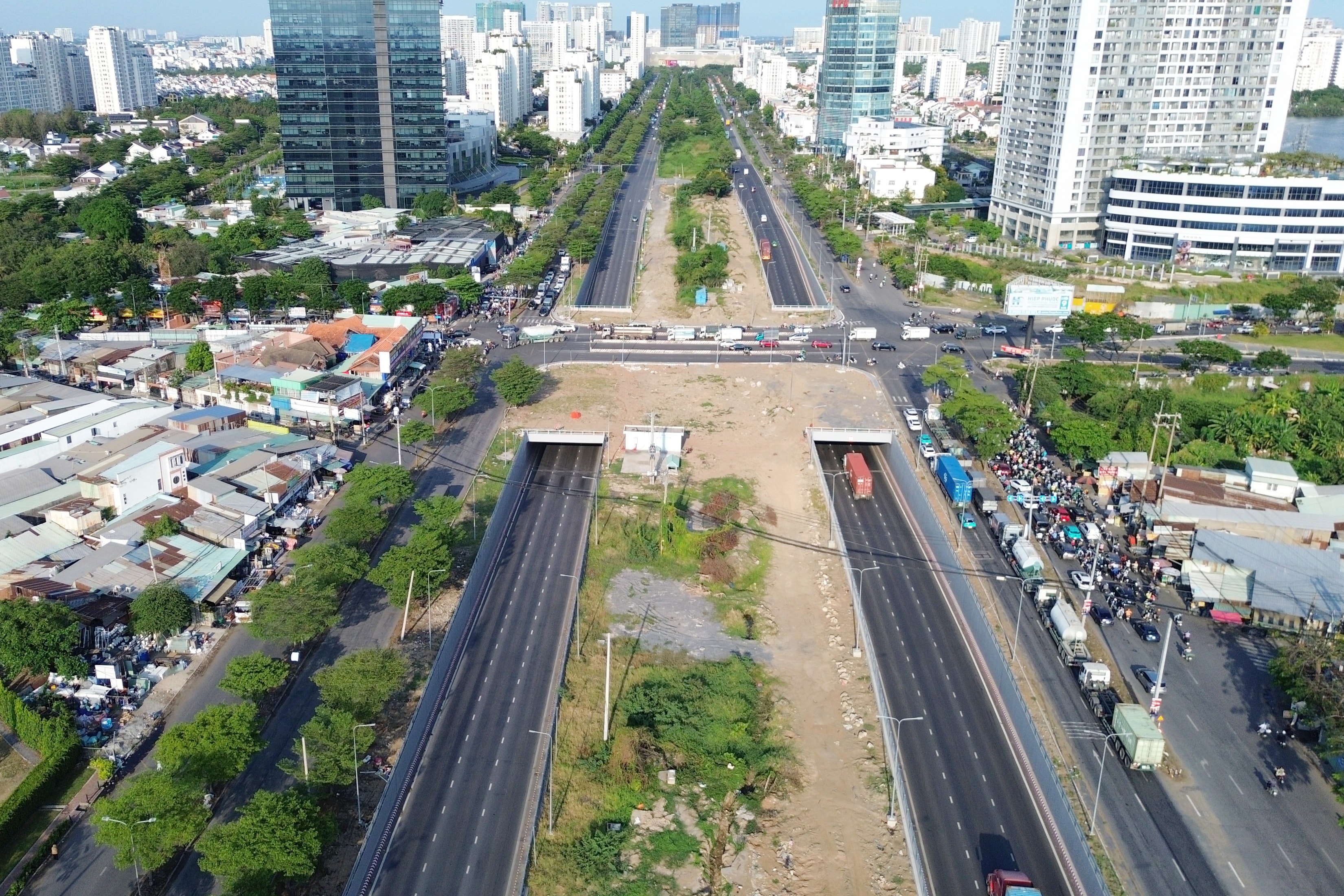 TP. Hồ Chí Minh Đẩy nhanh tiến độ các dự án giao thông trọng điểm