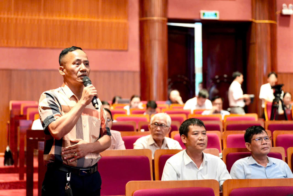 Đại diện doanh nghiệp phát biểu, phản ánh tại hội nghị.