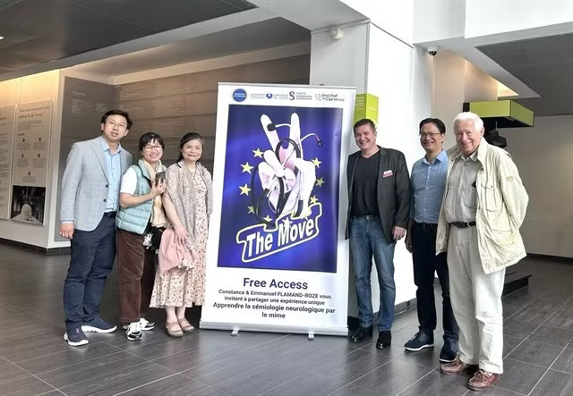 Hanoi Medical University representatives pose with professors and delegates of The Move in 2024. This year's competition will be held from June 28 to July 8 in Nice, France. (Photo hmu.edu.vn)