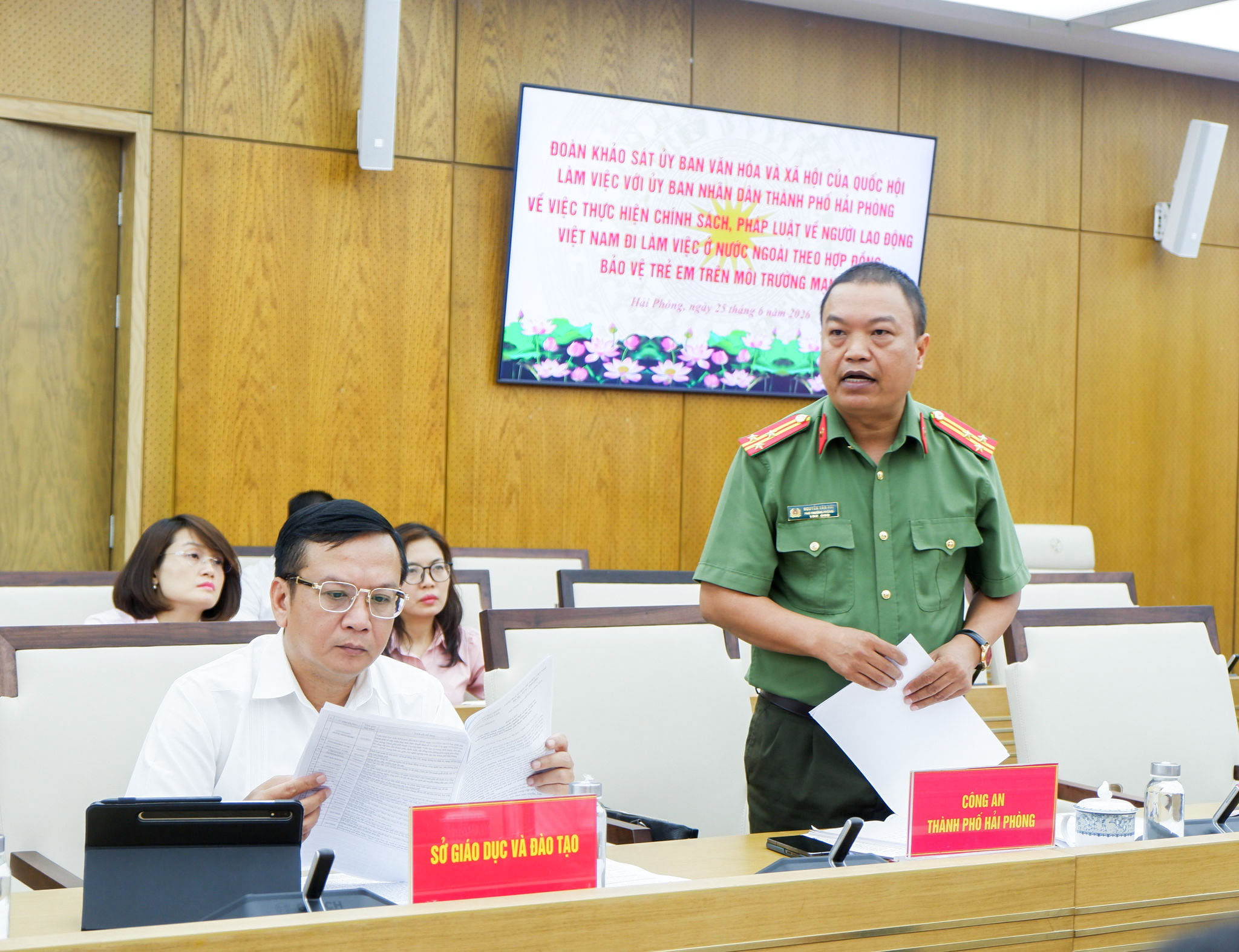ubnd-hai-phong1(1).jpg