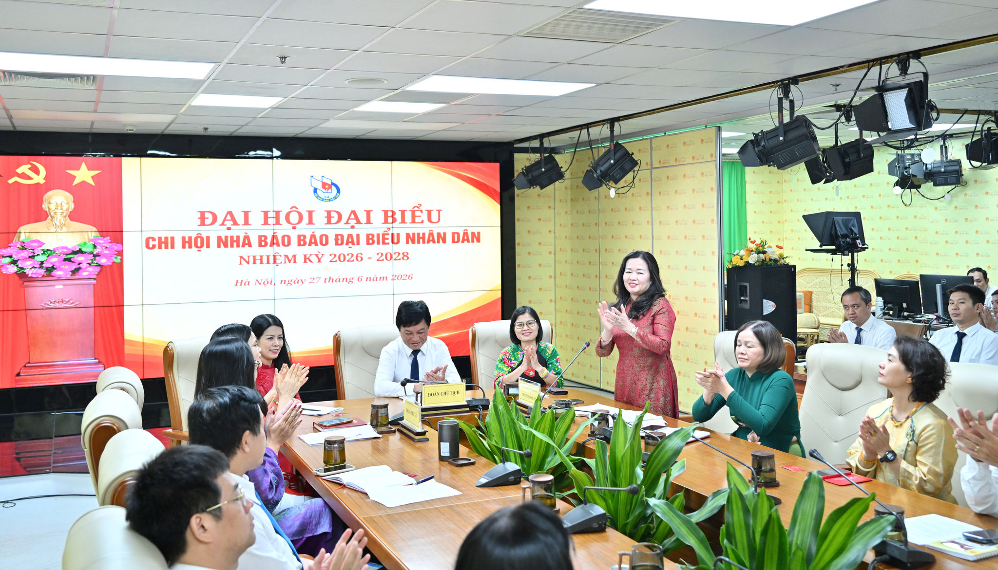 bi-thu-dang-uy-tong-bien-tap-bao-dai-bieu-nhan-dan-pham-thi-thanh-huyen-phat-bieu-chi-dao-dai-hoivqk_7309(1).jpg