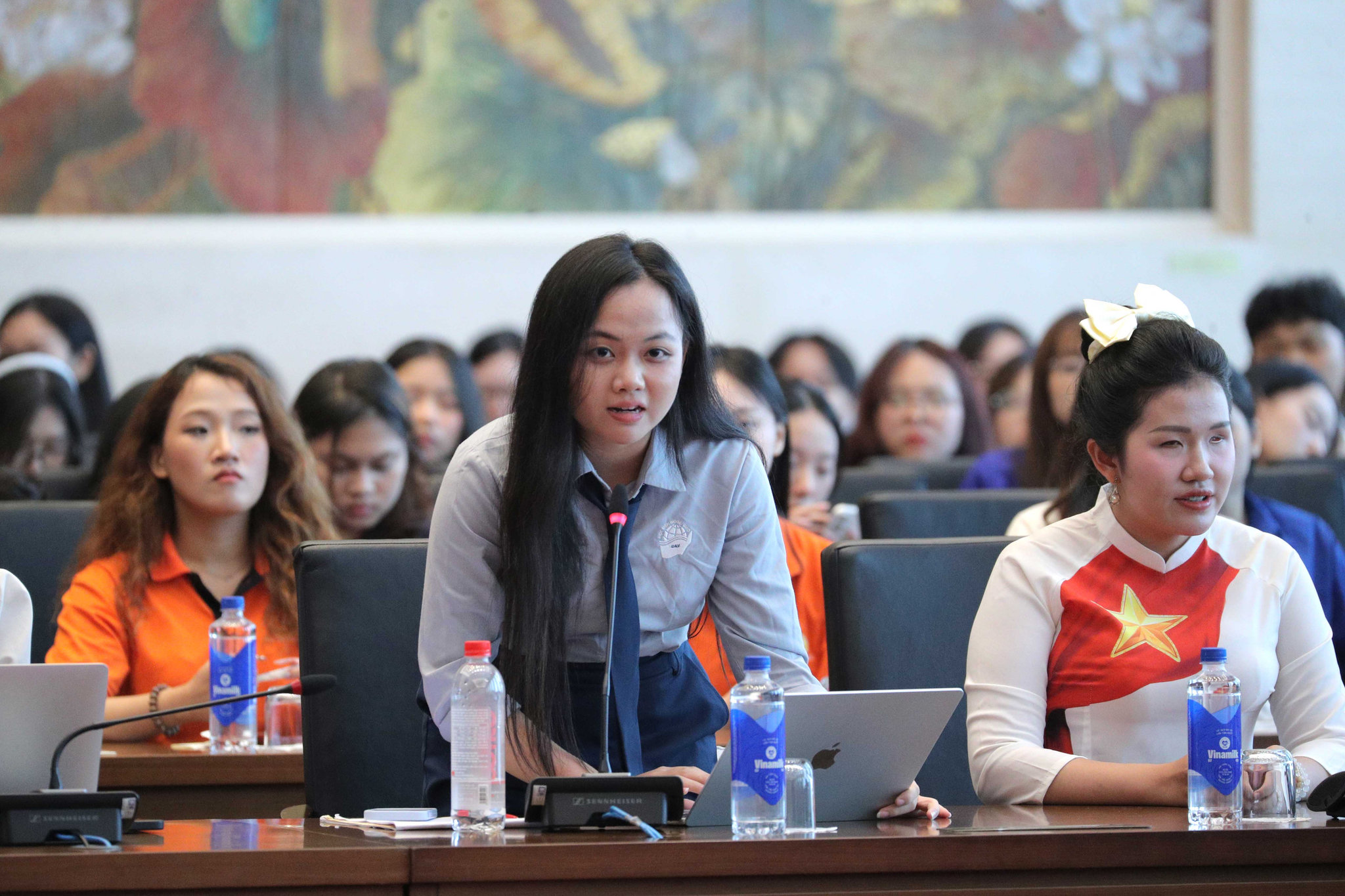 Sinh viên Học viện Ngoại giao