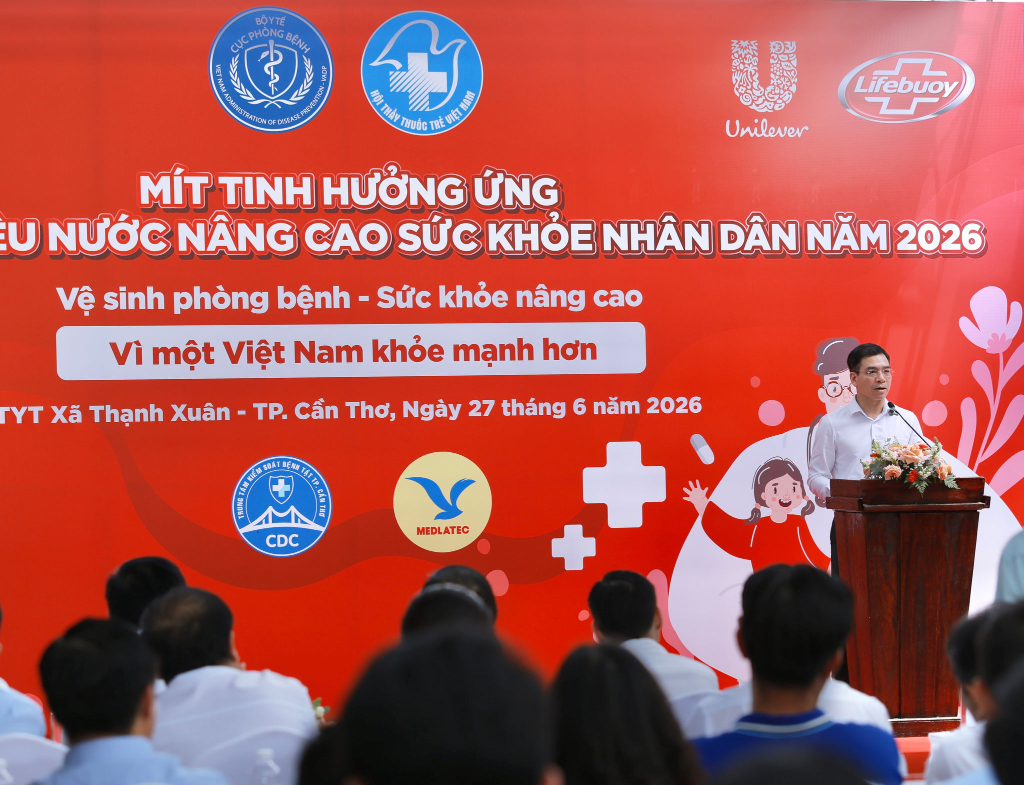 TS. BS. Hà Anh Đức, Chủ tịch Hội Thầy thuốc trẻ Việt Nam phát biểu khai mạc tại sự kiện
