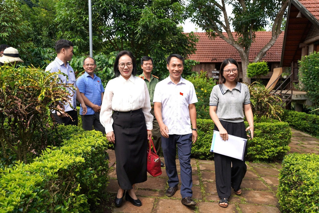 Đoàn khảo sát điểm du lịch cộng đồng tại buôn Ako Dhông, phường Buôn Ma Thuột