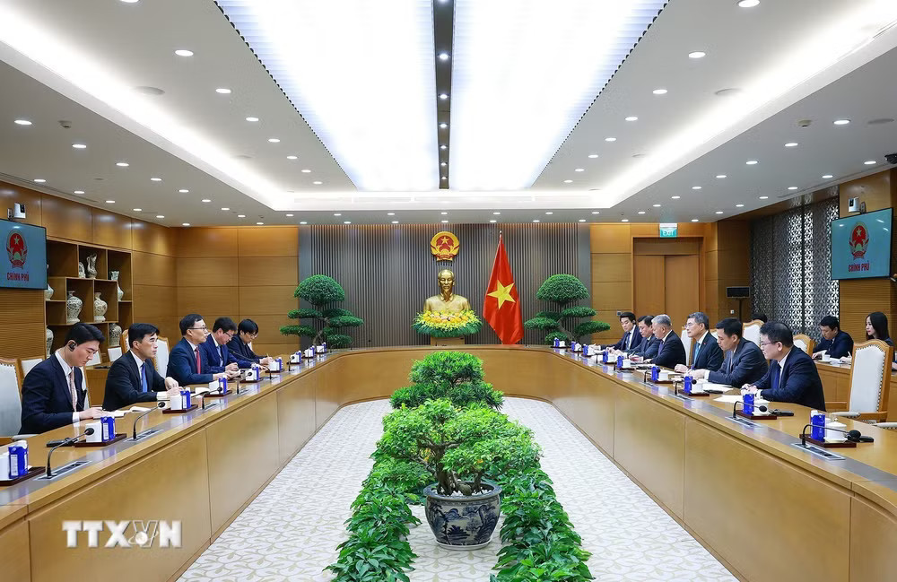 Thủ tướng Lê Minh Hưng tiếp Đại sứ Hàn Quốc Choi Young Sam đến chào từ biệt. (Ảnh: Dương Giang/TTXVN) ttxvn-thu-tuong-tiep-dai-su-han-quoc-choi-young-sam-den-chao-tu-biet-2906-5.jpg