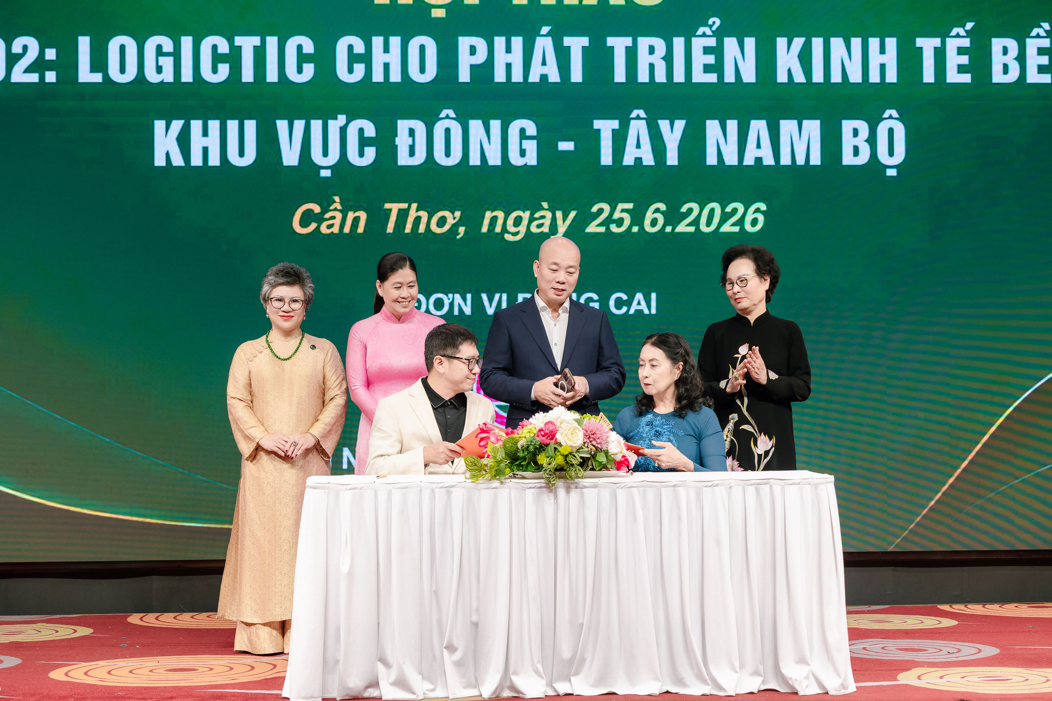 Ký kết hợp tác VAWE - VLA tại Hội thảo 25.6