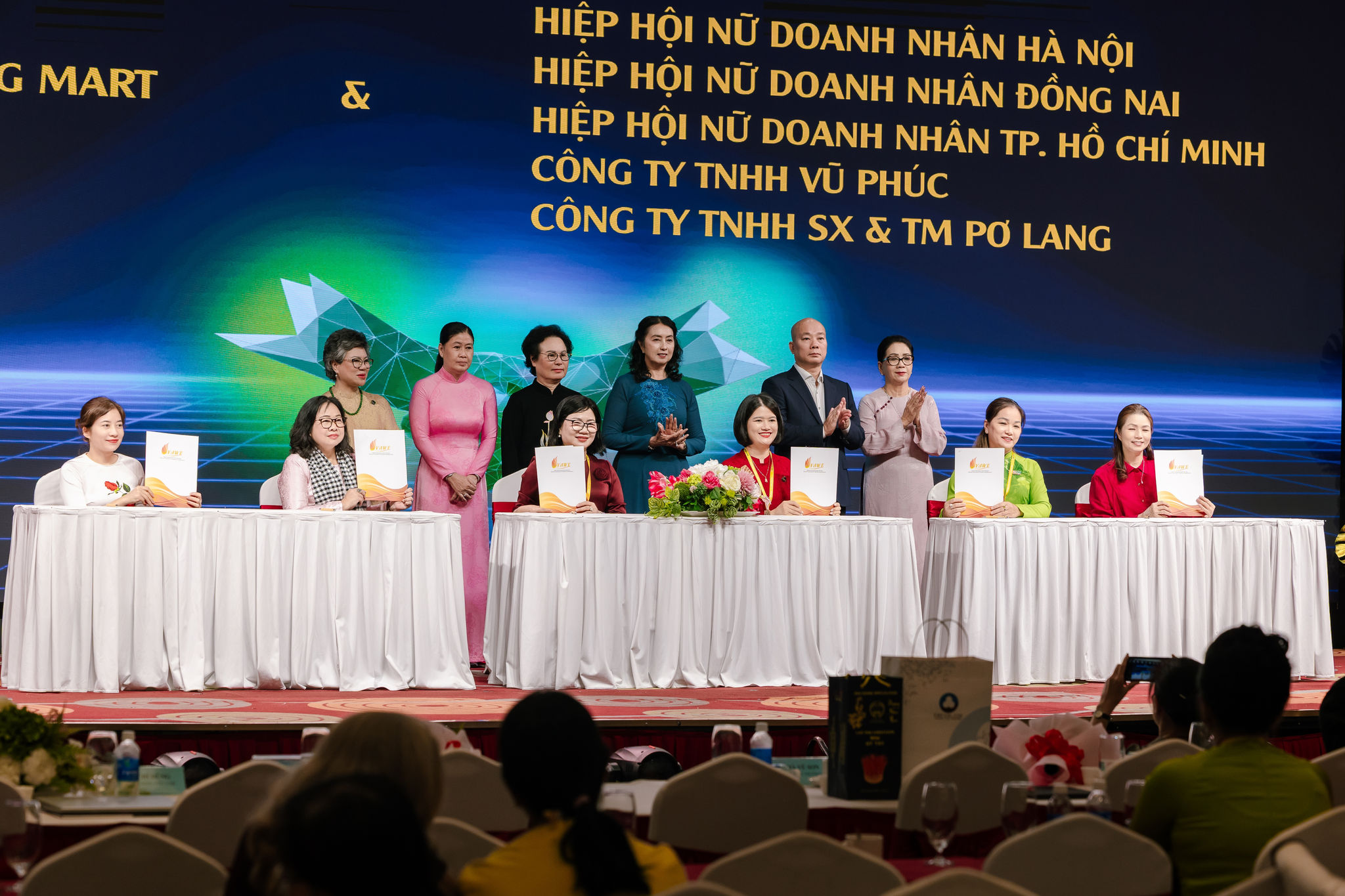 Ký kết thỏa thuận hợp tác giữa các doanh nghiệp tại Hội thảo 25.6.2026