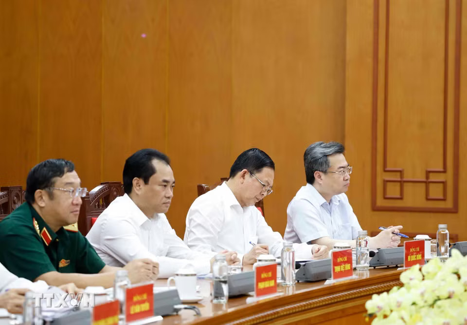 thu-chu-tich-nuoc-chu-tri-cuoc-lam-viec-ve-cong-tac-phong-chong-bao-lu-thien-tai-cuc-doan-va-bien-doi-khi-hau-8856145-3.jpg.avif