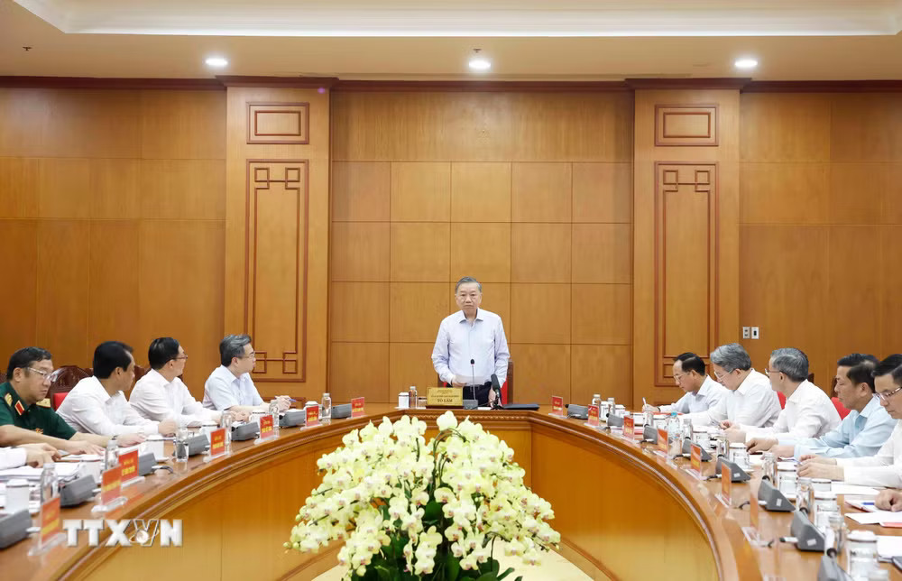 ttxvn-tong-bi-thu-chu-tich-nuoc-chu-tri-cuoc-lam-viec-ve-cong-tac-phong-chong-bao-lu-thien-tai-cuc-doan-va-bien-doi-khi-hau-8856145-5.jpg