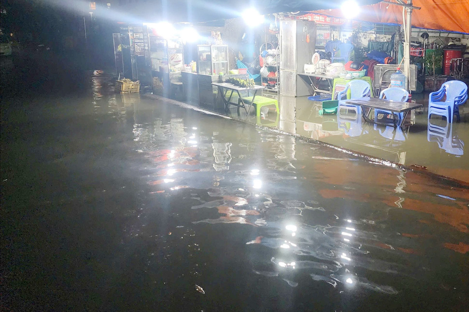 TP. Hồ Chí Minh Chủ động chống ngập do mưa lớn và triều cường
