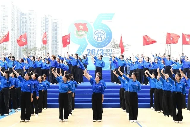 tuoi-tre-thu-do-trong-le-ra-quan-thang-thanh-nien-nam-2026anh-xuan-tung-1780318839086665108763.webp