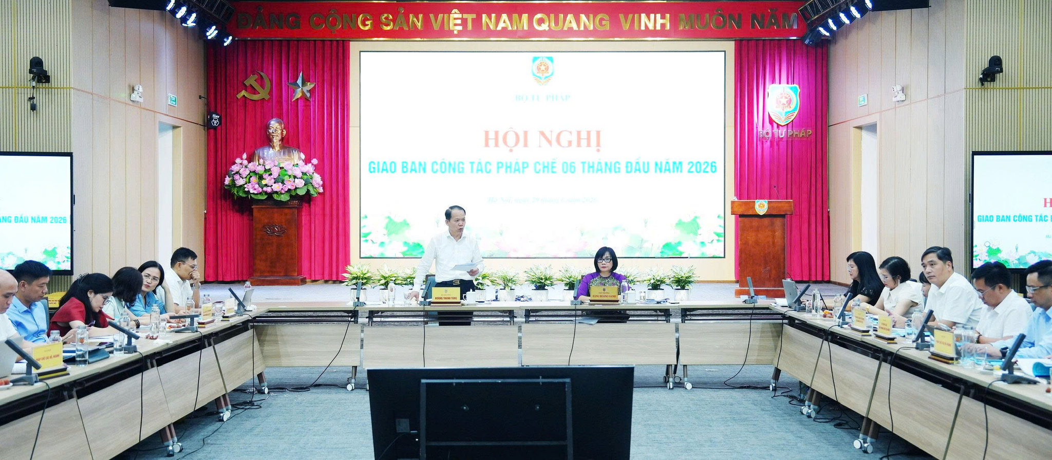 Quang cảnh hội nghị 