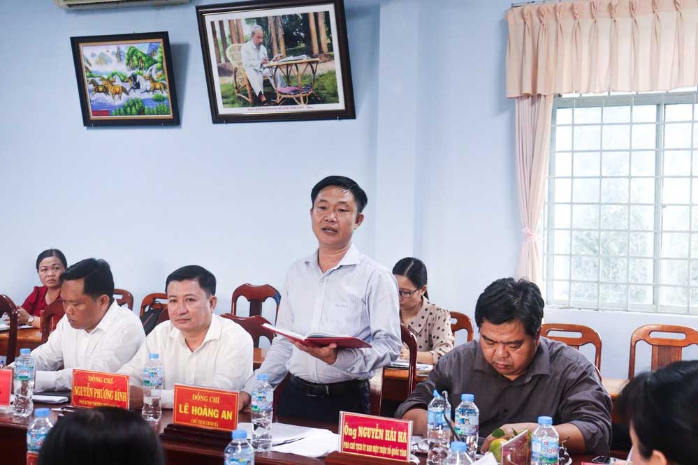 lanh-dao-xa-ngai-tu-phat-bieu-tai-buoi-giam-sat.-anh-cam-khue.jpg
