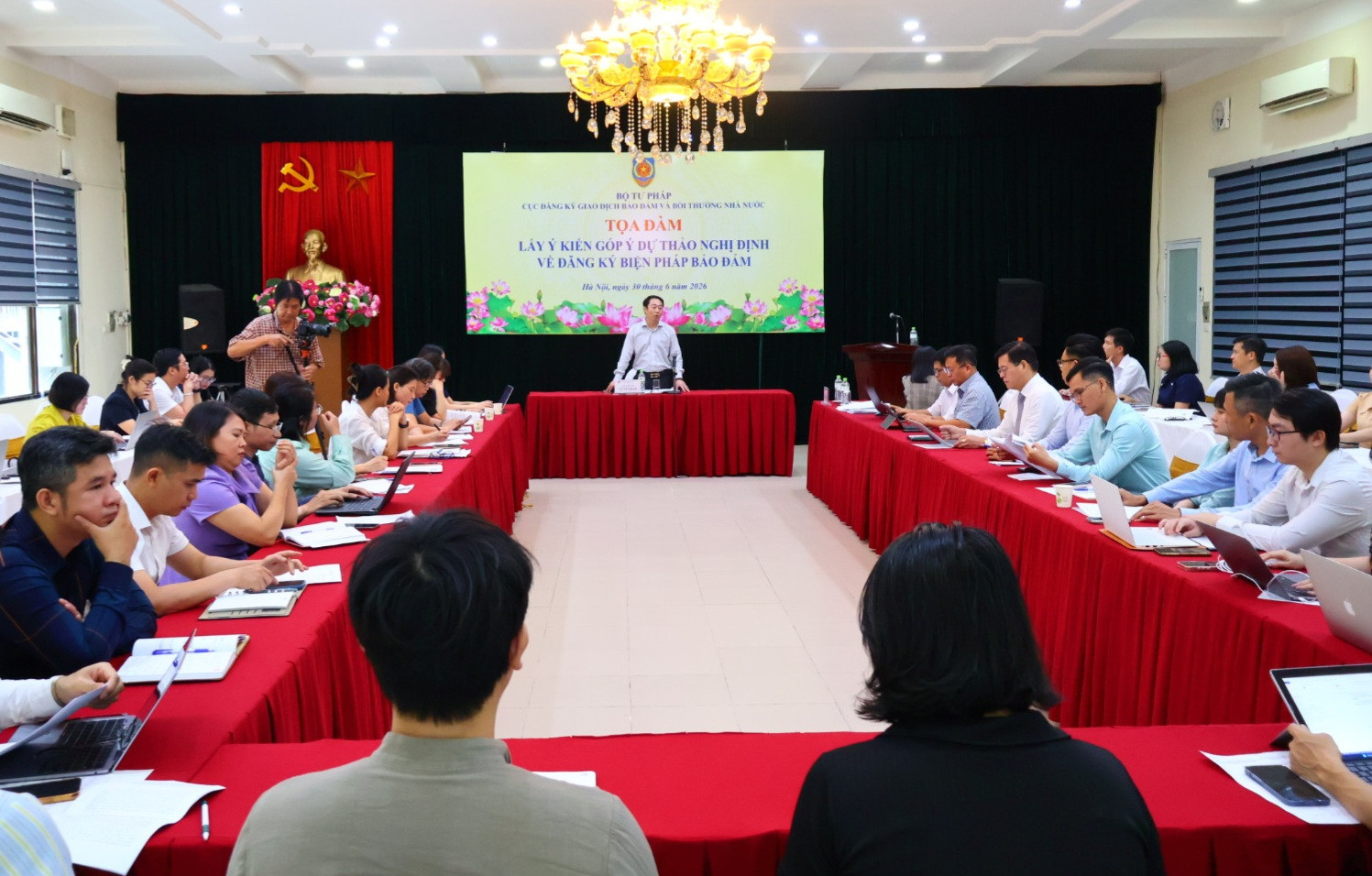 Toàn cảnh 3