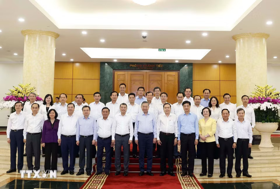 vn-tong-bi-thu-chu-tich-nuoc-to-lam-chu-tri-phien-hop-thu-nhat-ban-chi-dao-trung-uong-ve-doi-ngoai-va-hoi-nhap-quoc-te8.jpg.avif