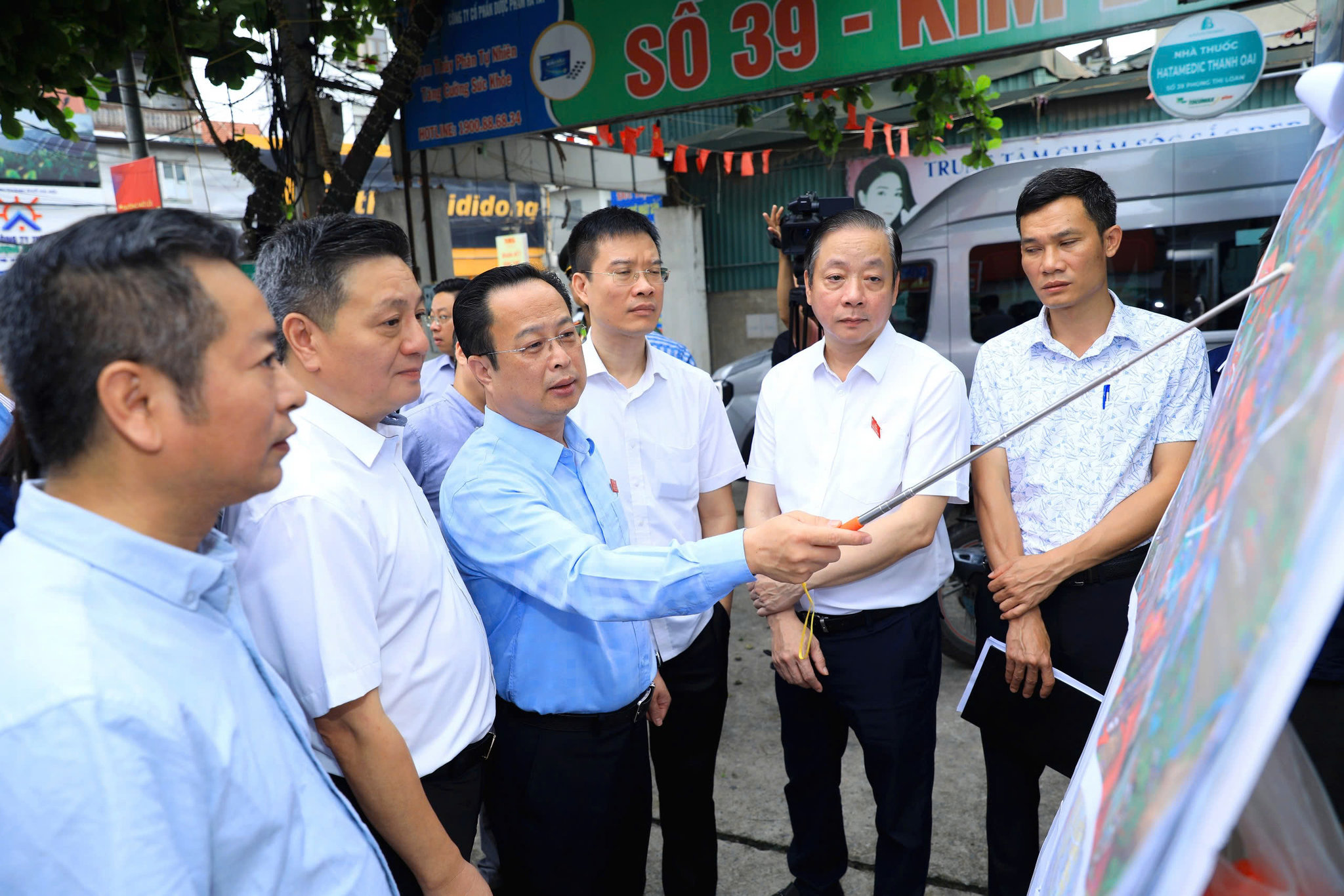 Phó Chủ tịch Thường trực HĐND thành phố Hà Nội Trần Thế Cương và Đoàn giám sát tiến hành khảo sát thực tế tại dự án Khu đô thị thể thao quốc tế Hà Nội