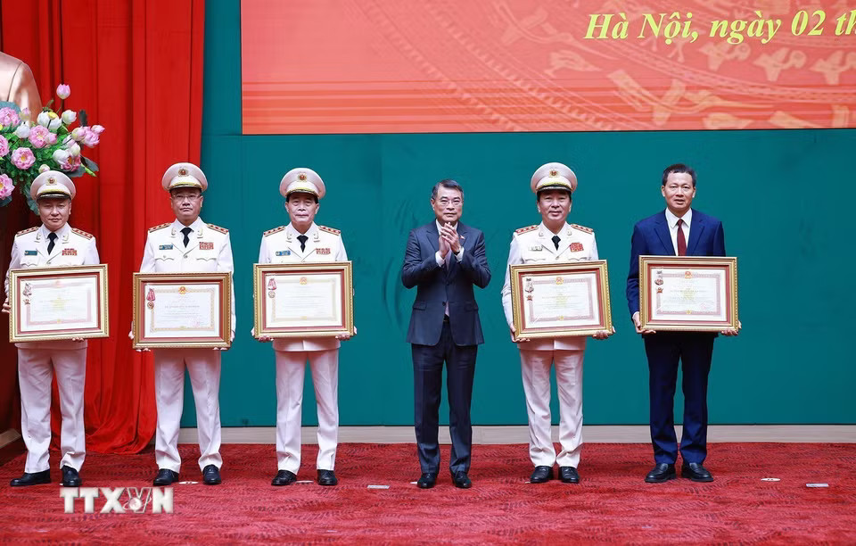 c40b52fae40bca3ce7dfbe1aa5efc50517ea0cb6-_ttxvn-thu-tuong-du-hoi-nghi-so-ket-cong-tac-cong-an-6-thang-dau-nam-2026-12.jpg.avif