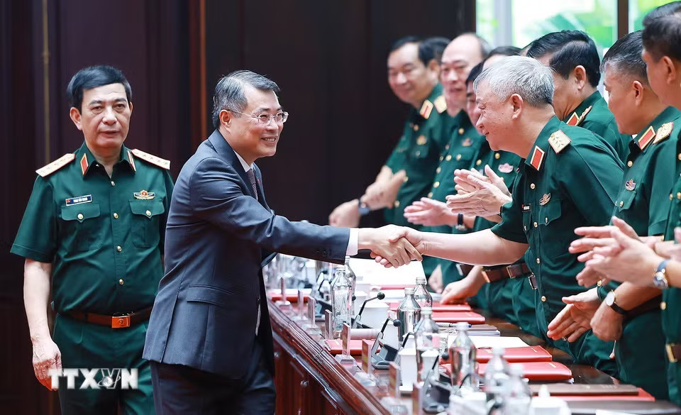 d626eef871d175058d9a59d4e21100ddb41c54c45-_ttxvn-thu-tuong-du-hoi-nghi-quan-chinh-toan-quan-6-thang-dau-nam-2026-10.jpg.avif
