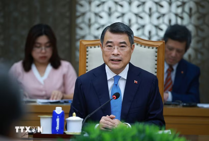 Thủ tướng Lê Minh Hưng phát biểu tại cuộc tiếp ông Maeda Tadashi, Chủ tịch Ngân hàng hợp tác quốc tế Nhật Bản (JBIC). (Ảnh: Dương Giang/TTXVN)