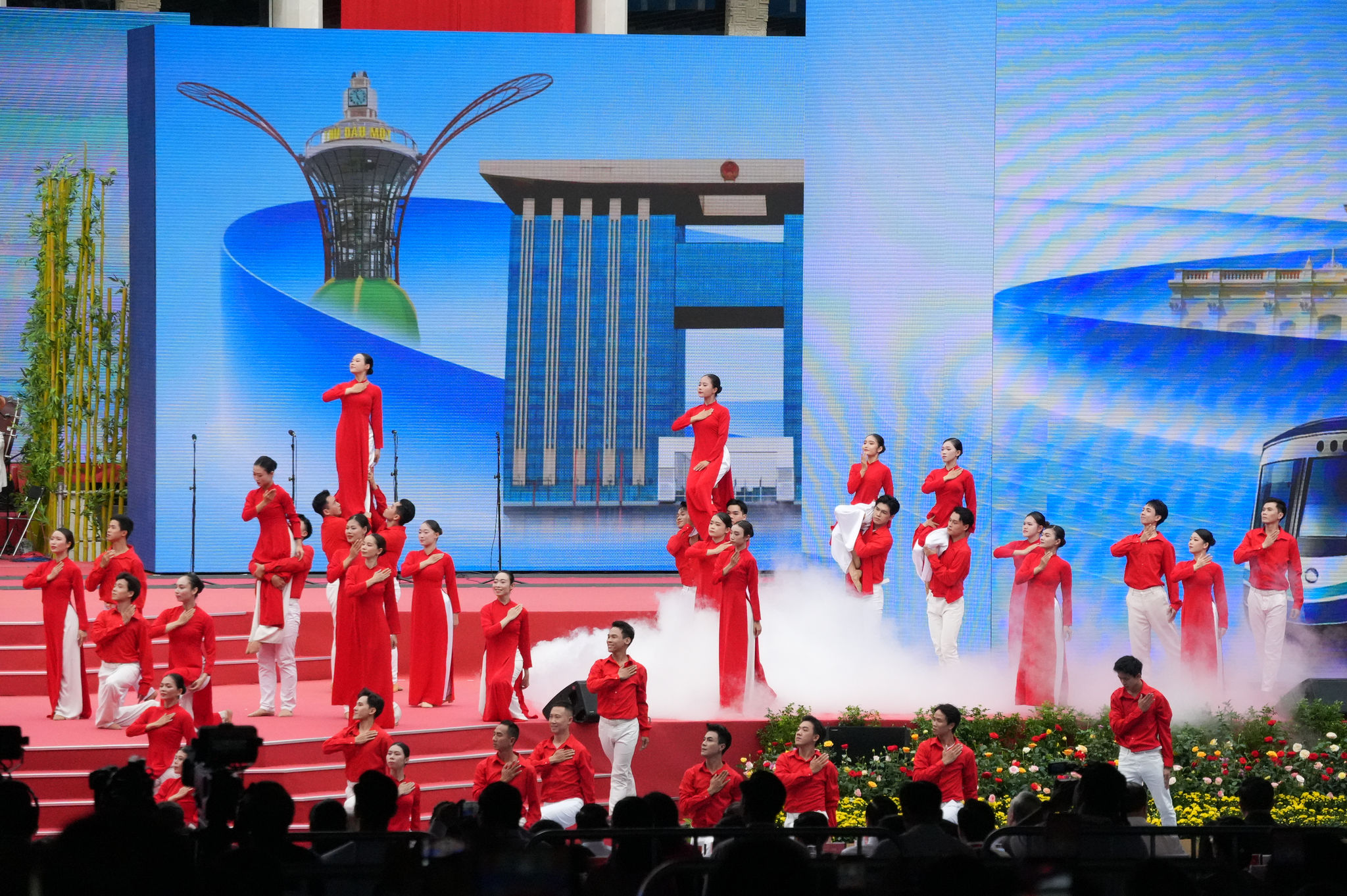 TP. Hồ Chí Minh tổ chức Lễ kỷ niệm 50 năm thành phố mang tên Bác 5