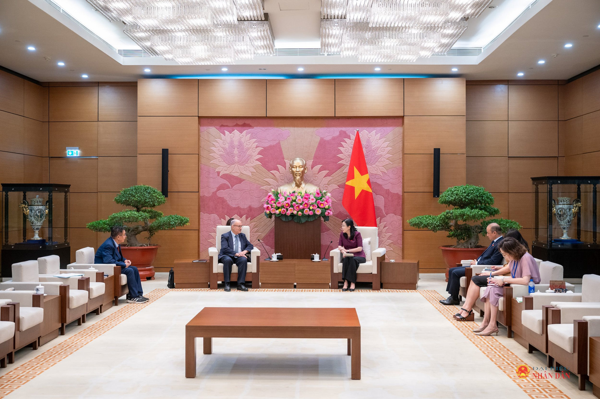 Chủ nhiệm Ủy ban Khoa học, Công nghệ và Môi trường Nguyễn Thanh Hải tiếp Chủ tịch Tổ chức Hỗ trợ Đại học Thế giới Đức (WUS) TS. Kambiz Ghawami