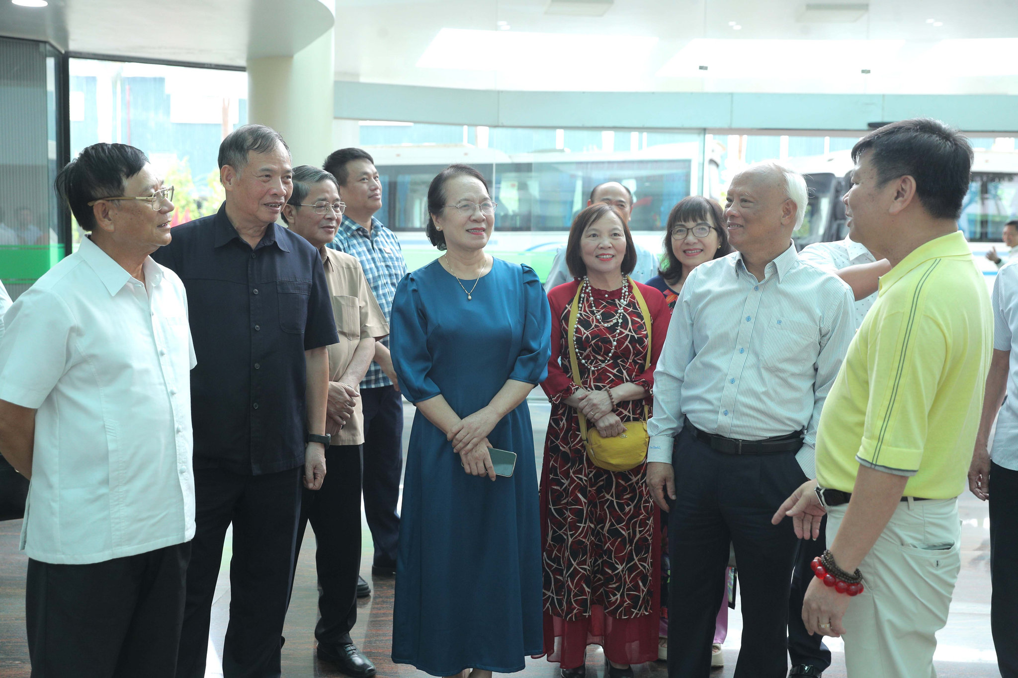 Các đại biểu tham quan Công ty Cổ phần Nhựa Thiếu niên Tiền Phong 1