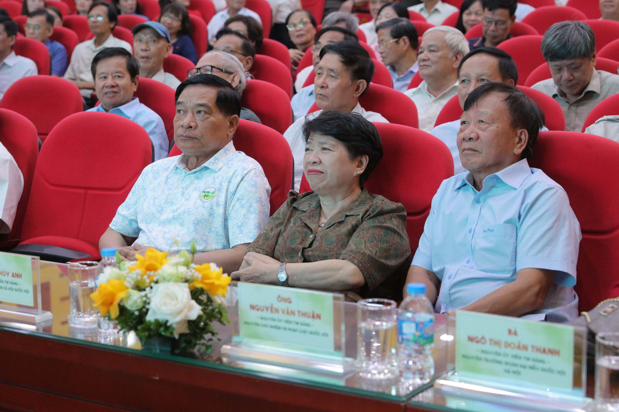 Các đại biểu tham quan Công ty CP Nhựa Thiếu niên Tiền Phong