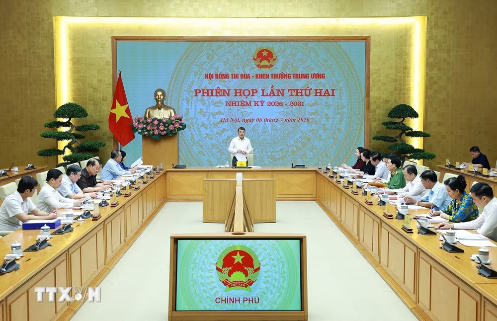 ttxvn-thu-tuong-chu-tri-phien-hop-lan-thu-hai-cua-hoi-dong-thi-dua-khen-thuong-trung-uong-0607-2.jpg
